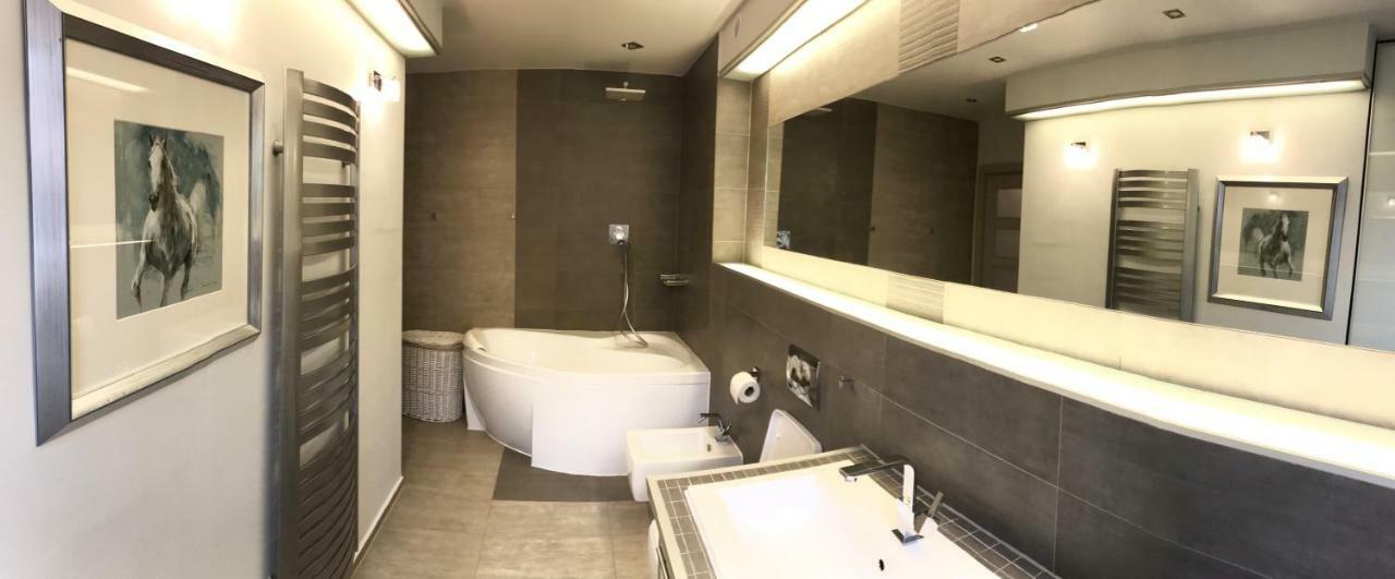 Przystanek Sanok Apartament W Scislym Centrum ภายนอก รูปภาพ